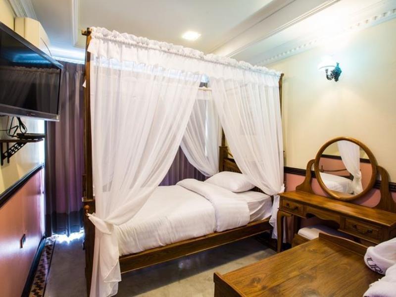 Hotel U